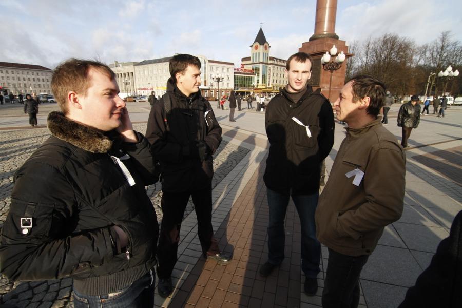 На площади Победы состоялся несанкционированный митинг: фоторепортаж